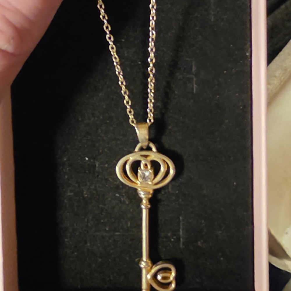 Beautiful Gold Necklace Bundle Untested - image 7